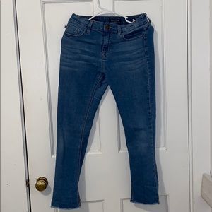 vintage frayed vigoss jeans. mid rise crop